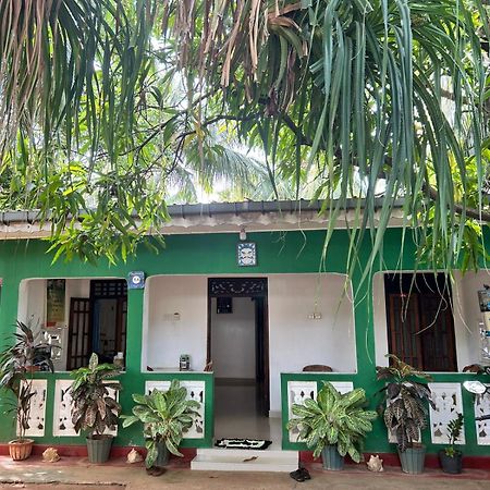 Alass Ga For Pets Lovers Trincomalee Exterior foto